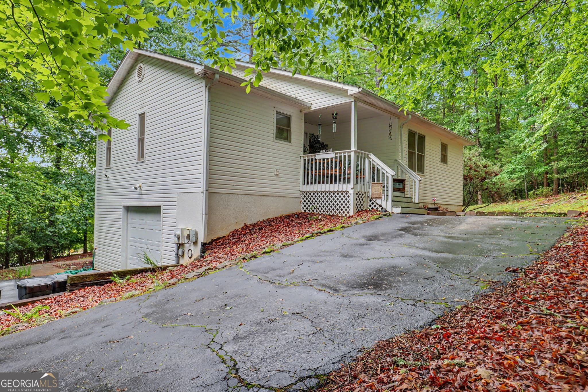 3 bedroom, 3 bathroom, 2,836 sq ft single family residence for sale at 15 Dale Drive, Blairsville, GA 30512 — photo 2