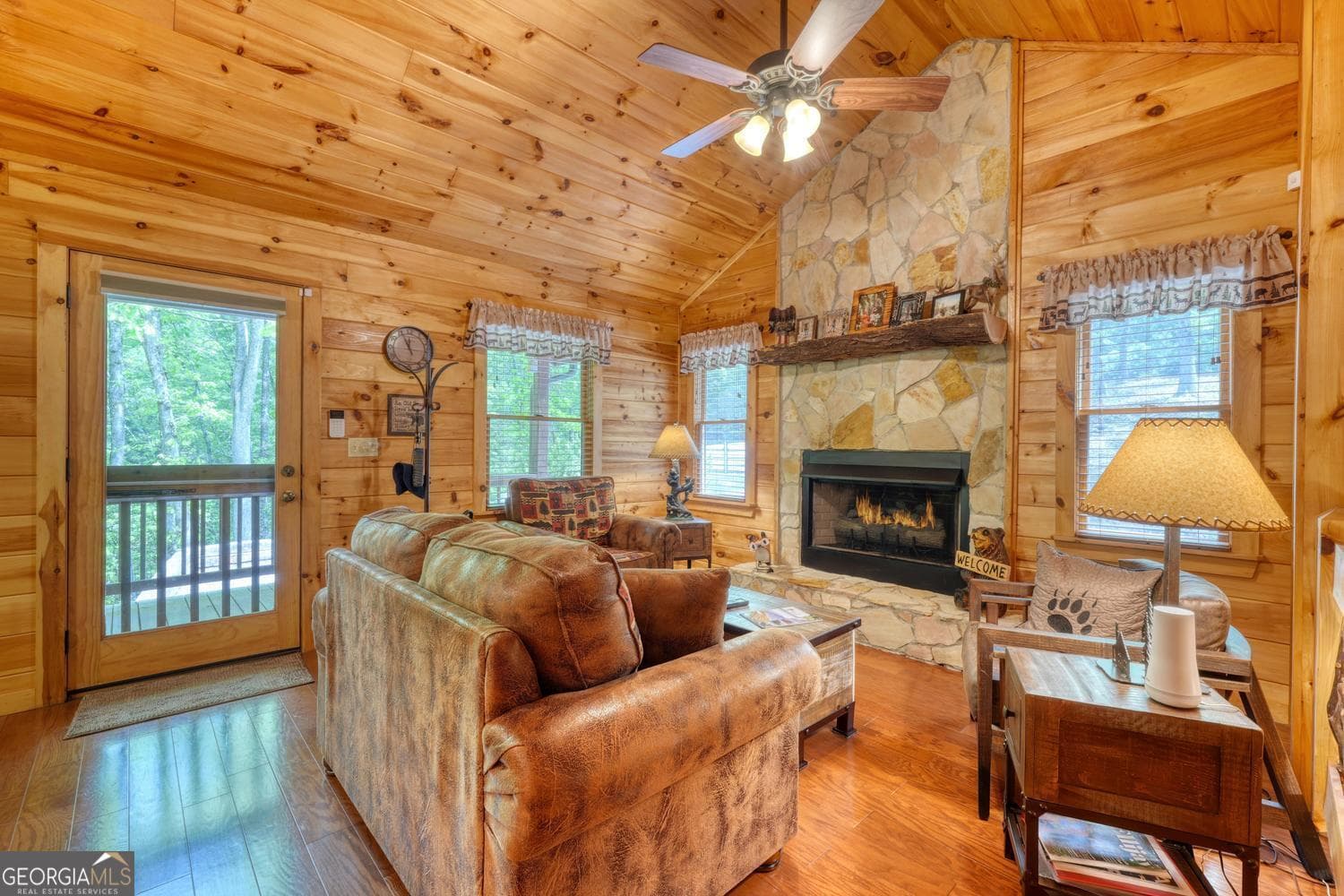 3 bedroom, 3 bathroom, 1,600 sq ft cabin,single family residence for sale at 215 The Woods Road, Mineral Bluff, GA 30559 — photo 7