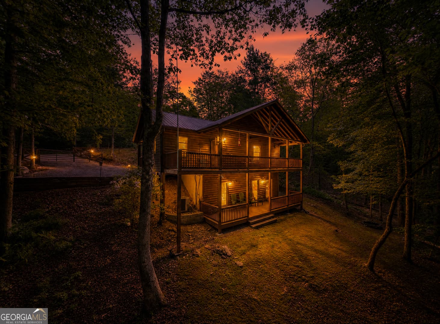 3 bedroom, 3 bathroom, 1,600 sq ft cabin,single family residence for sale at 215 The Woods Road, Mineral Bluff, GA 30559 — photo 1 of 42