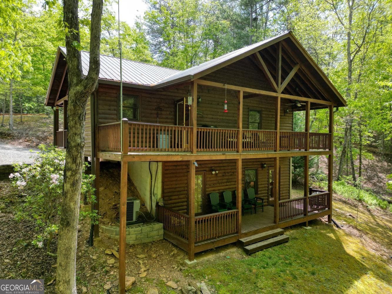 3 bedroom, 3 bathroom, 1,600 sq ft cabin,single family residence for sale at 215 The Woods Road, Mineral Bluff, GA 30559 — photo 5