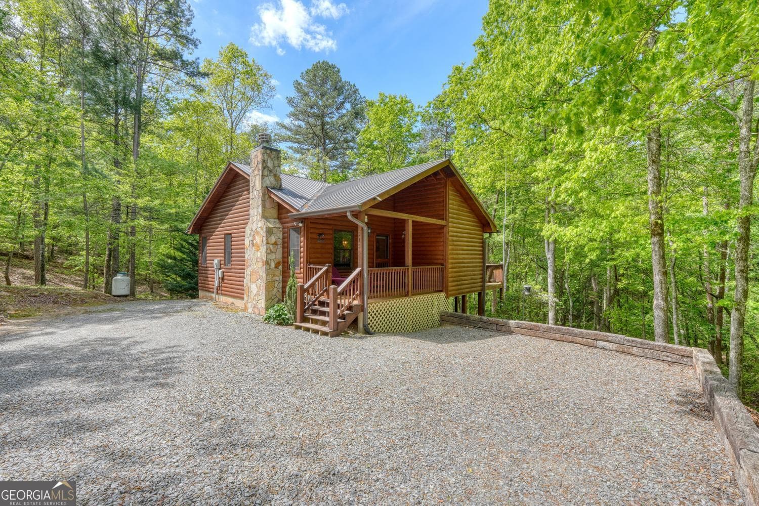 3 bedroom, 3 bathroom, 1,600 sq ft cabin,single family residence for sale at 215 The Woods Road, Mineral Bluff, GA 30559 — photo 4