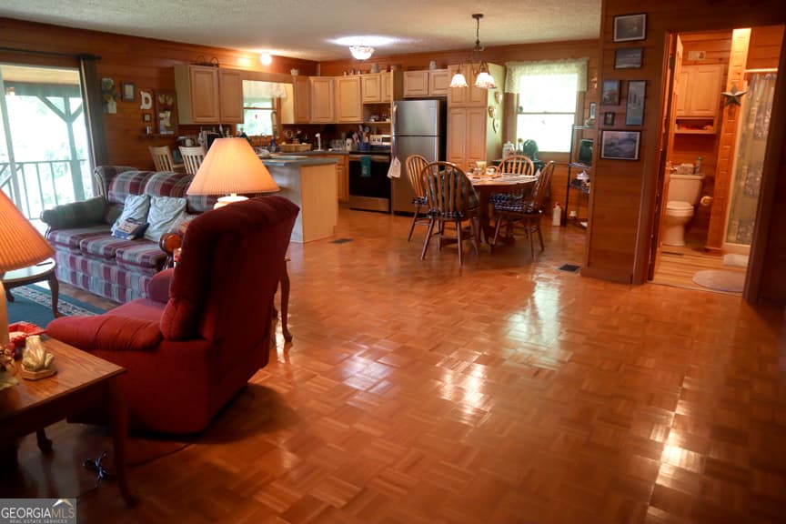 4 bedroom, 2 bathroom, 2,128 sq ft cabin,single family residence for sale at 671/673 Pine Lake Drive, Sparta, GA 31087 — photo 10