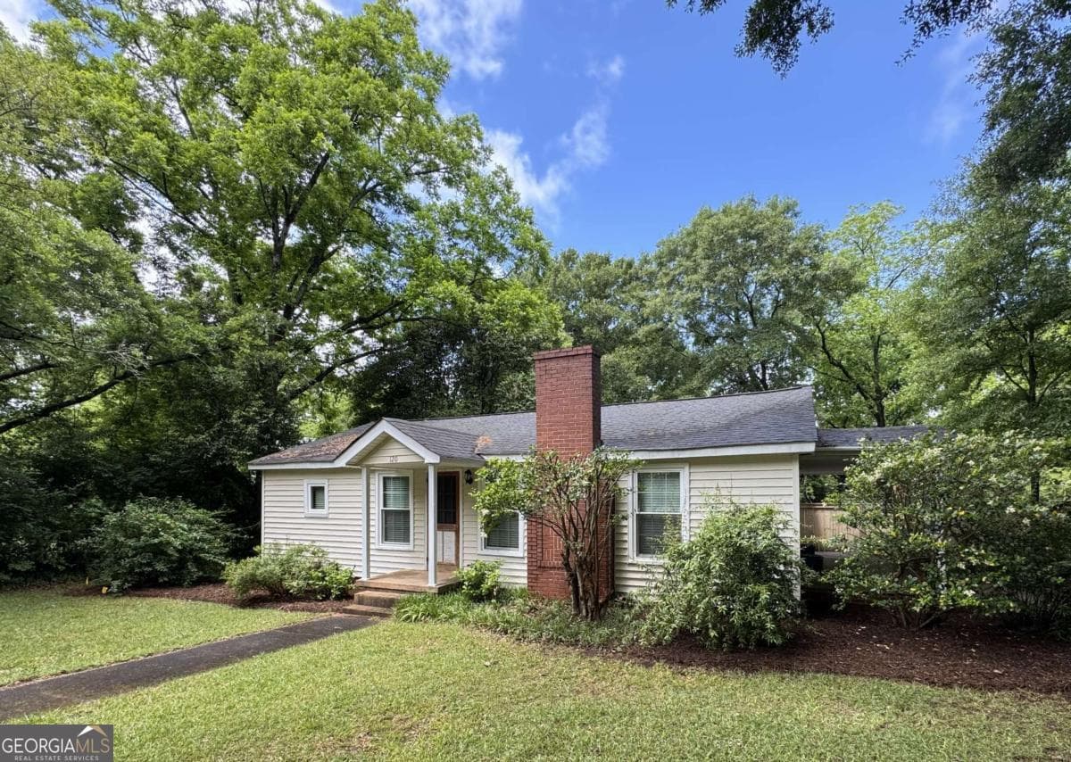 2 bedroom, 1 bathroom, 1,040 sq ft single family residence sold at 120 Springtree Road, Athens, GA 30605