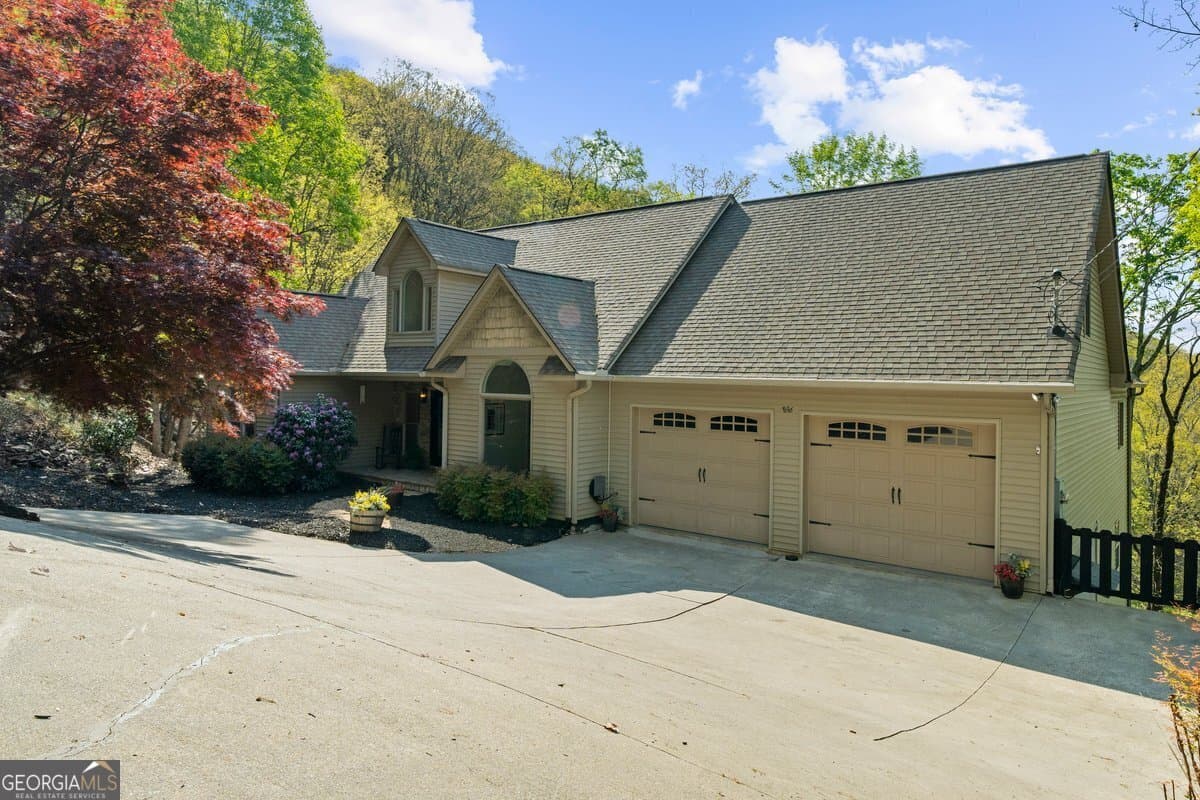 5 bedroom, 3 bathroom, 5,153 sq ft single family residence sold at 896 Moss Patch Trail, Jasper, GA 30143