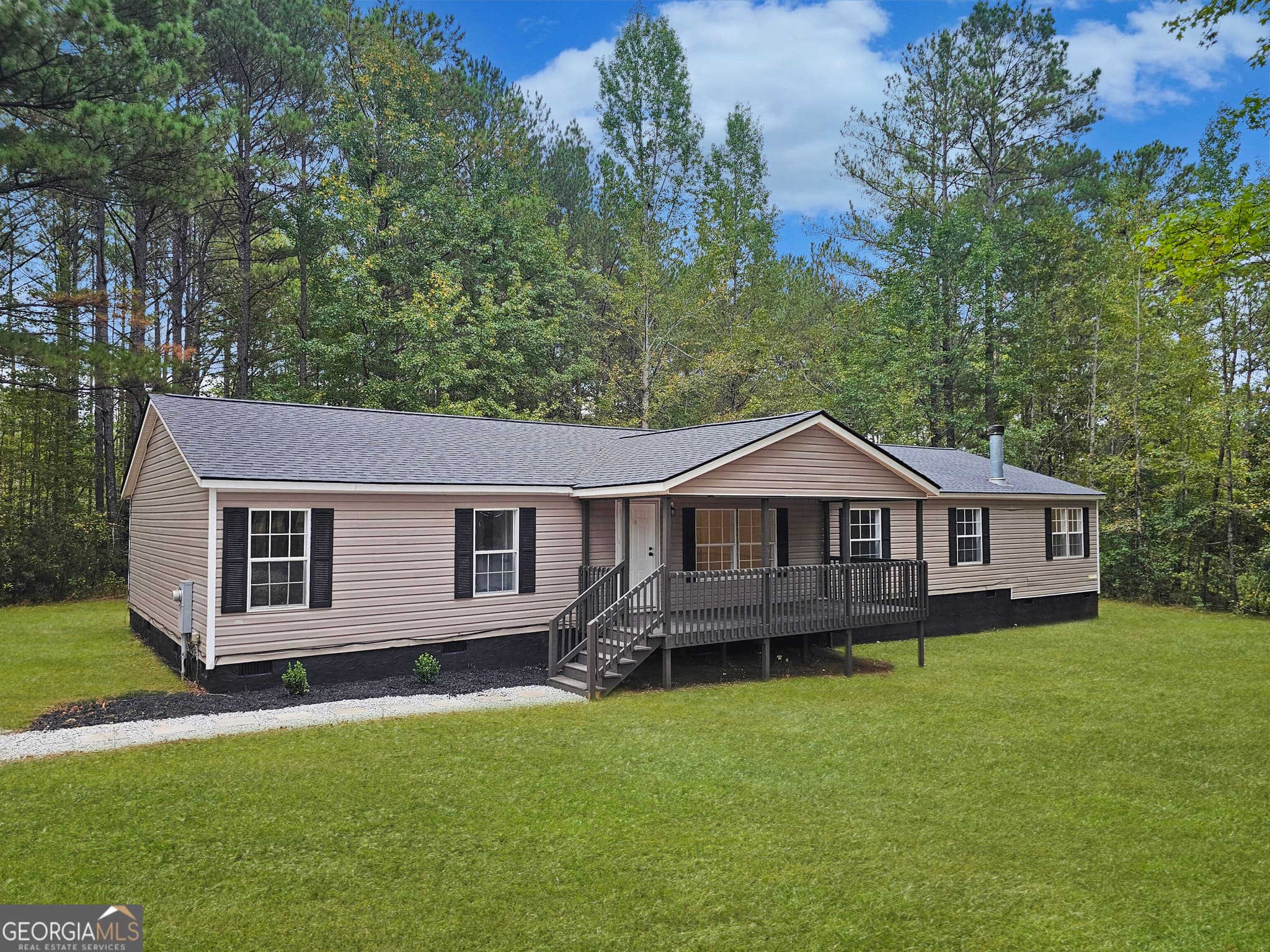 4 bedroom, 2 bathroom, 2,356 sq ft manufactured home,single family residence for sale at 426 Quail Drive, Greenville, GA 30222 — photo 2