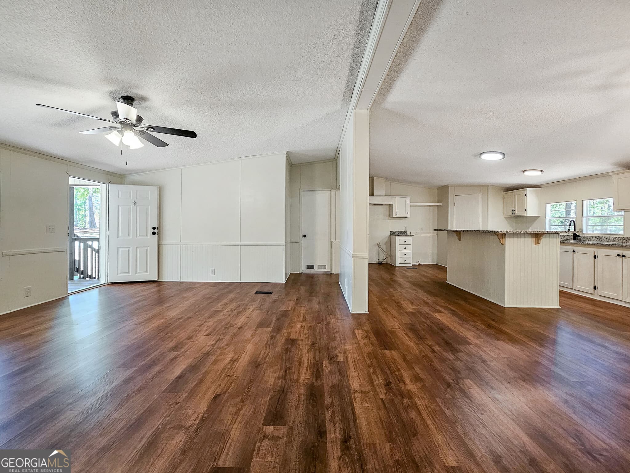 4 bedroom, 2 bathroom, 2,356 sq ft manufactured home,single family residence for sale at 426 Quail Drive, Greenville, GA 30222 — photo 9