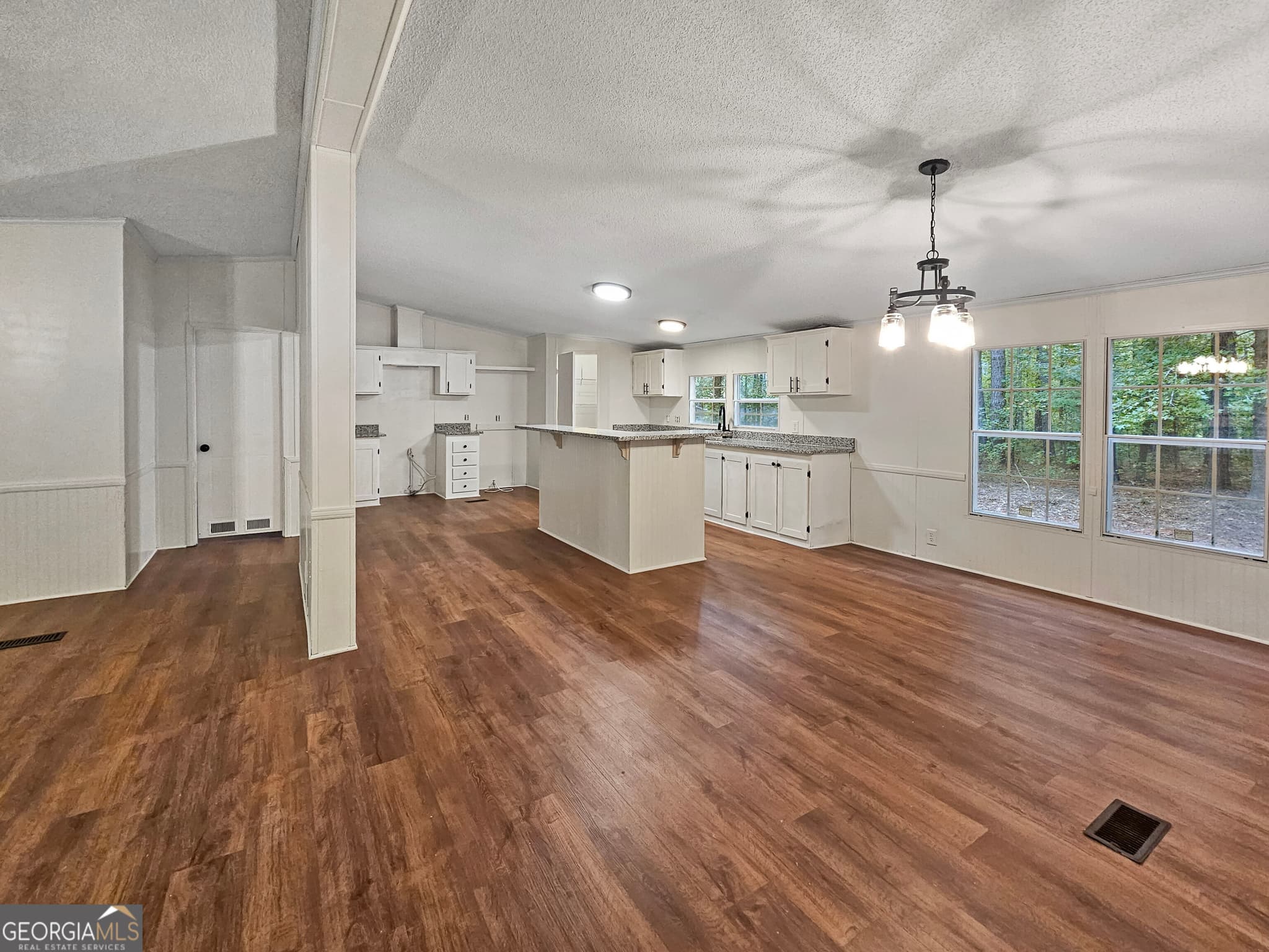 4 bedroom, 2 bathroom, 2,356 sq ft manufactured home,single family residence for sale at 426 Quail Drive, Greenville, GA 30222 — photo 10