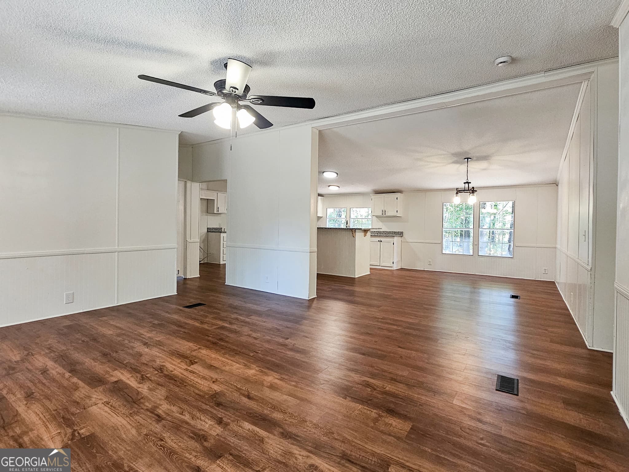 4 bedroom, 2 bathroom, 2,356 sq ft manufactured home,single family residence for sale at 426 Quail Drive, Greenville, GA 30222 — photo 8