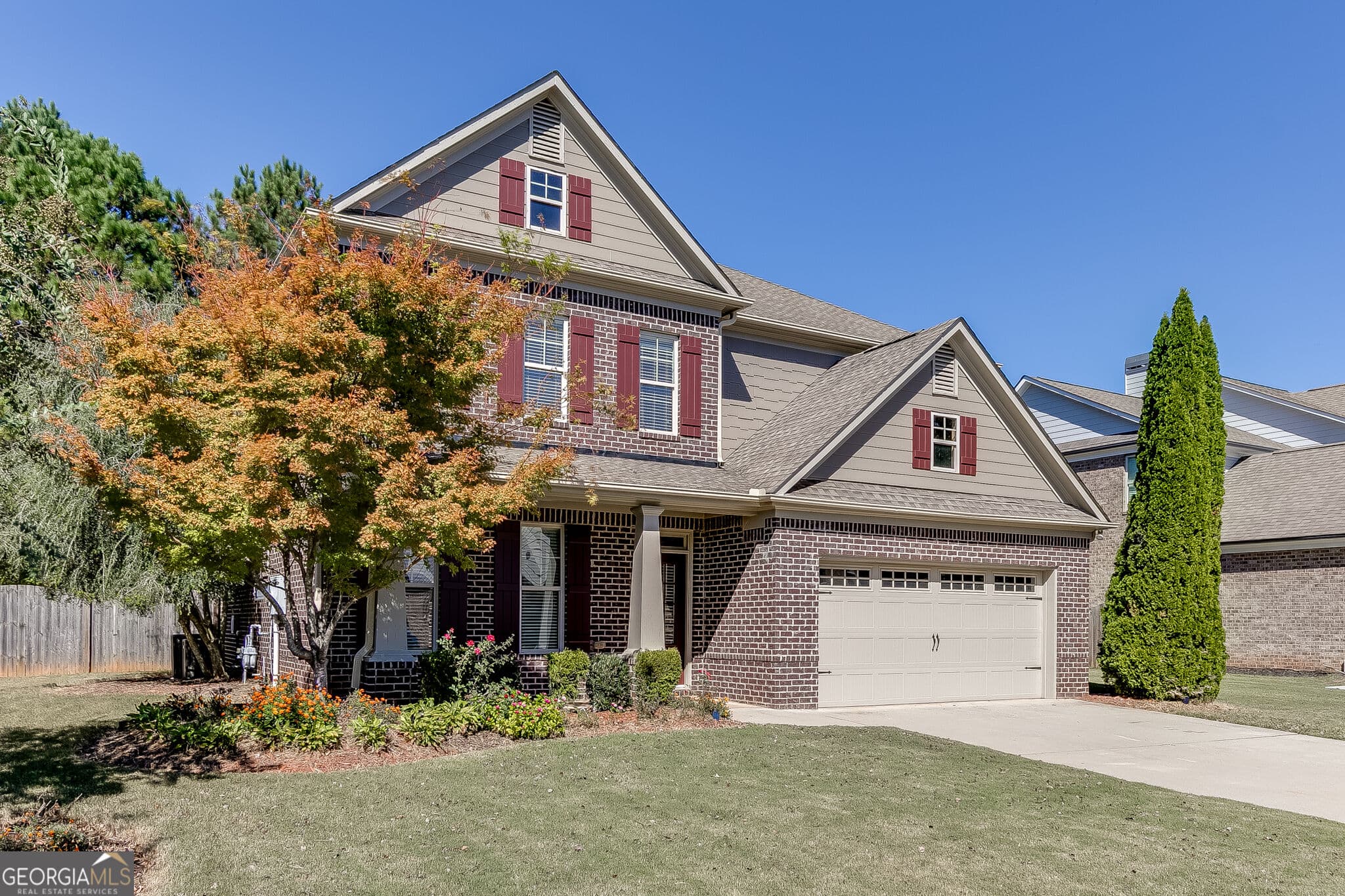 4 bedroom, 2.5 bathroom single family residence for rent at 6225 Stillwater Place, Flowery Branch, GA 30542 for $3,000 a month — photo 2
