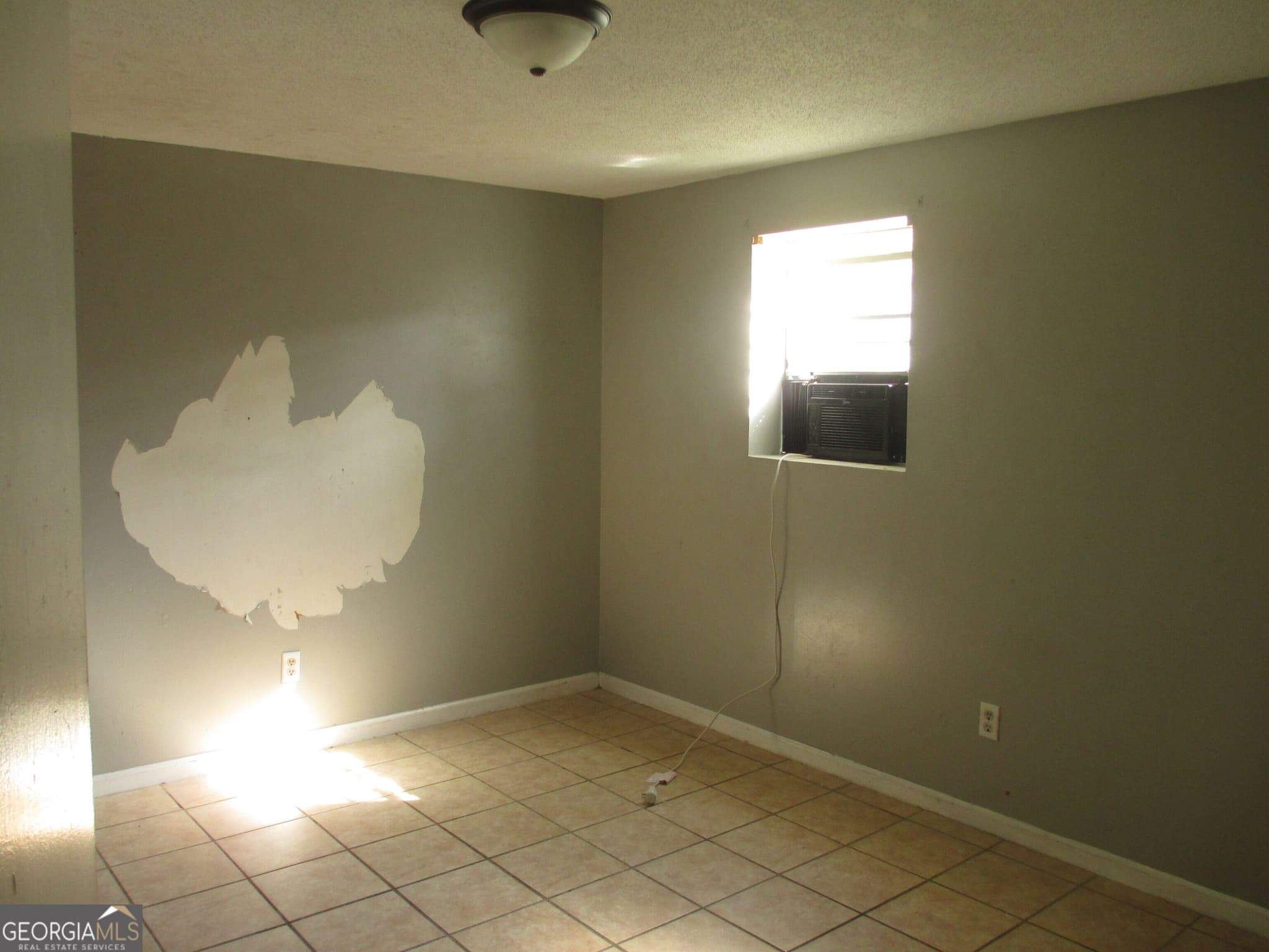 2 bedroom, 1 bathroom, 1,144 sq ft single family residence for sale at 502 Garlington Avenue, Waycross, GA 31503 — photo 7