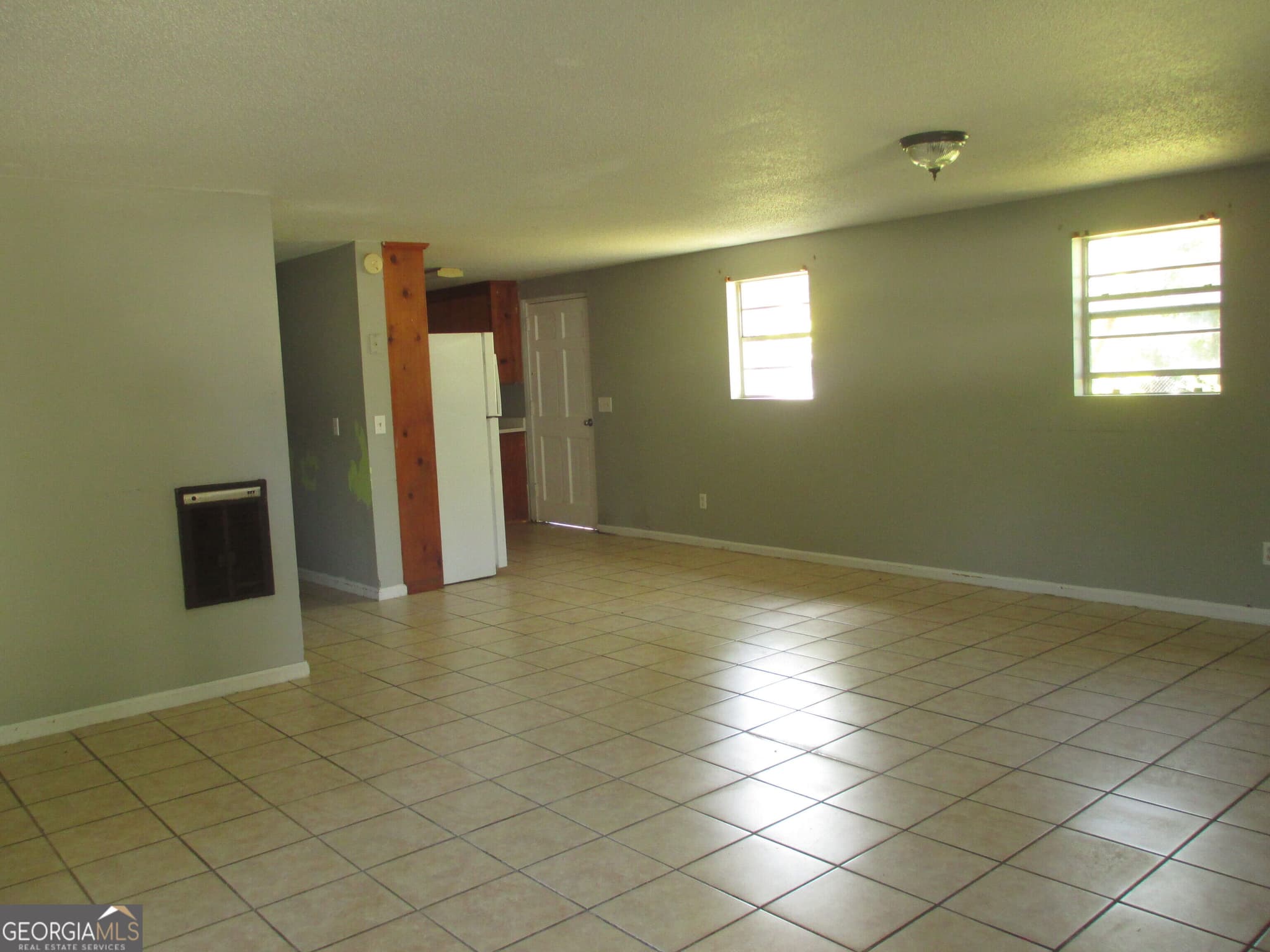 2 bedroom, 1 bathroom, 1,144 sq ft single family residence for sale at 502 Garlington Avenue, Waycross, GA 31503 — photo 3