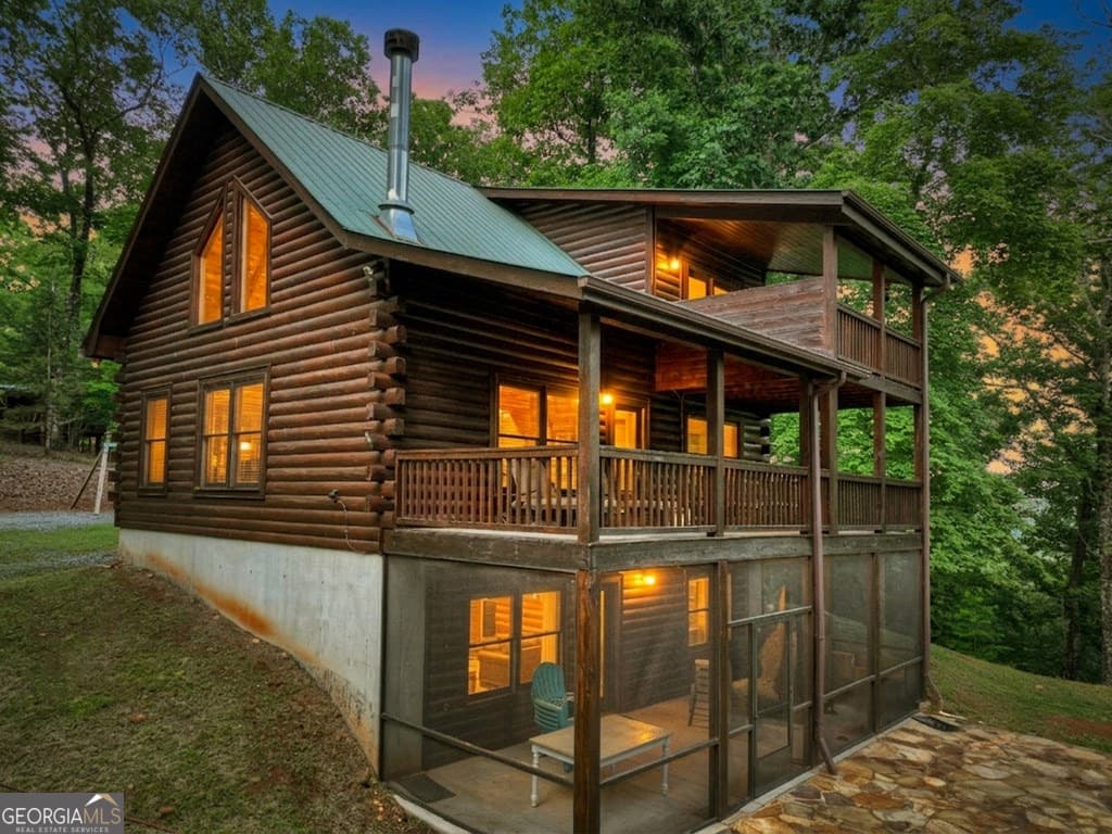 3 bedroom, 3 bathroom, 1,950 sq ft cabin,single family residence for sale at 782 Scenic Mountain View Road, Blue Ridge, GA 30513 — photo 2