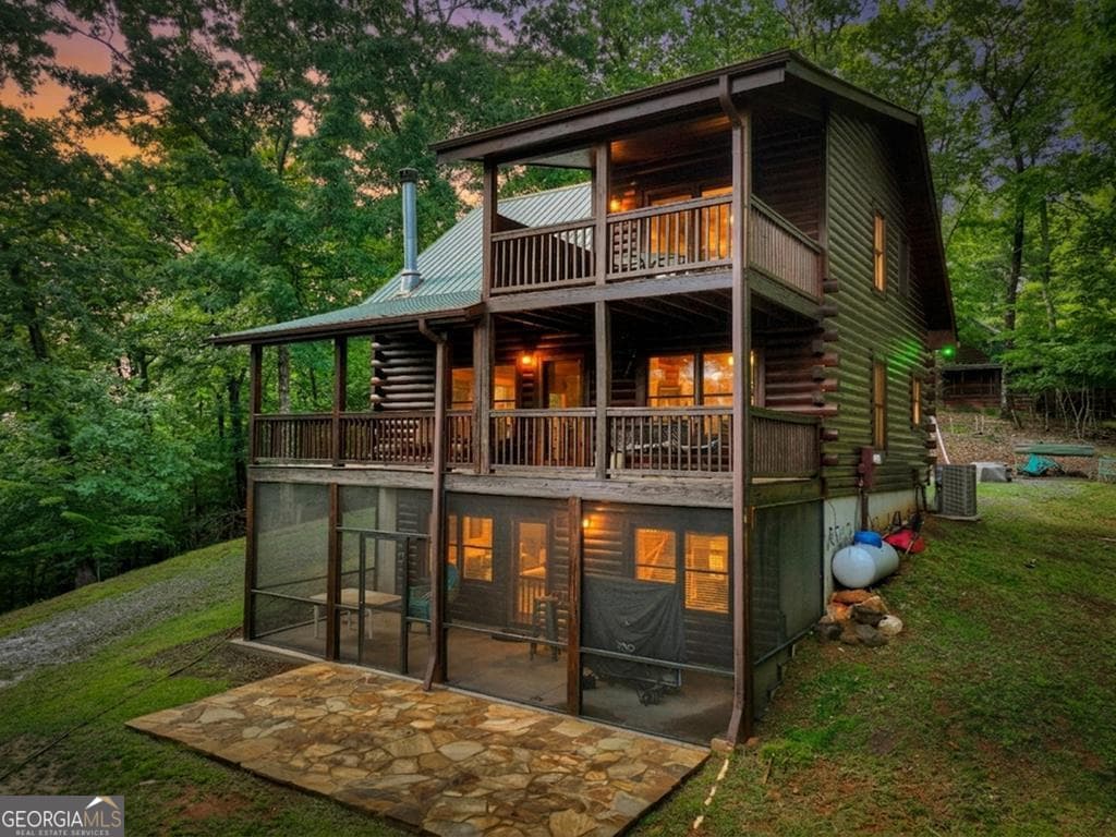 3 bedroom, 3 bathroom, 1,950 sq ft cabin,single family residence for sale at 782 Scenic Mountain View Road, Blue Ridge, GA 30513 — photo 1 of 47