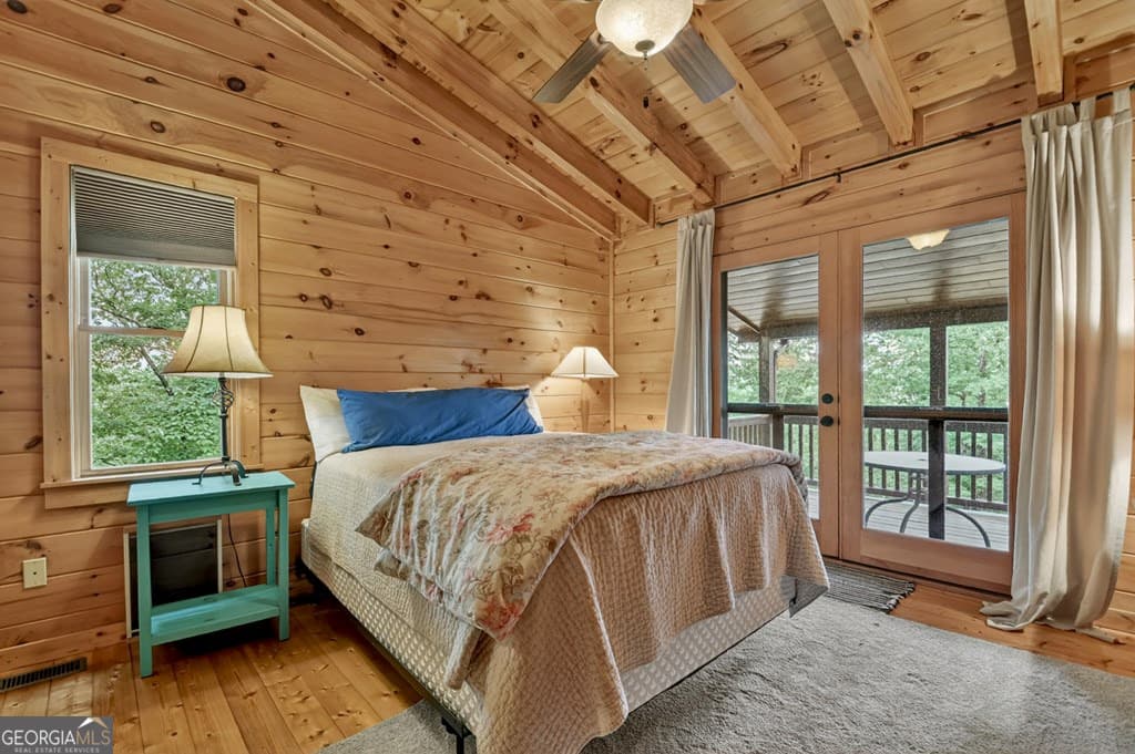 3 bedroom, 3 bathroom, 1,950 sq ft cabin,single family residence for sale at 782 Scenic Mountain View Road, Blue Ridge, GA 30513 — photo 5