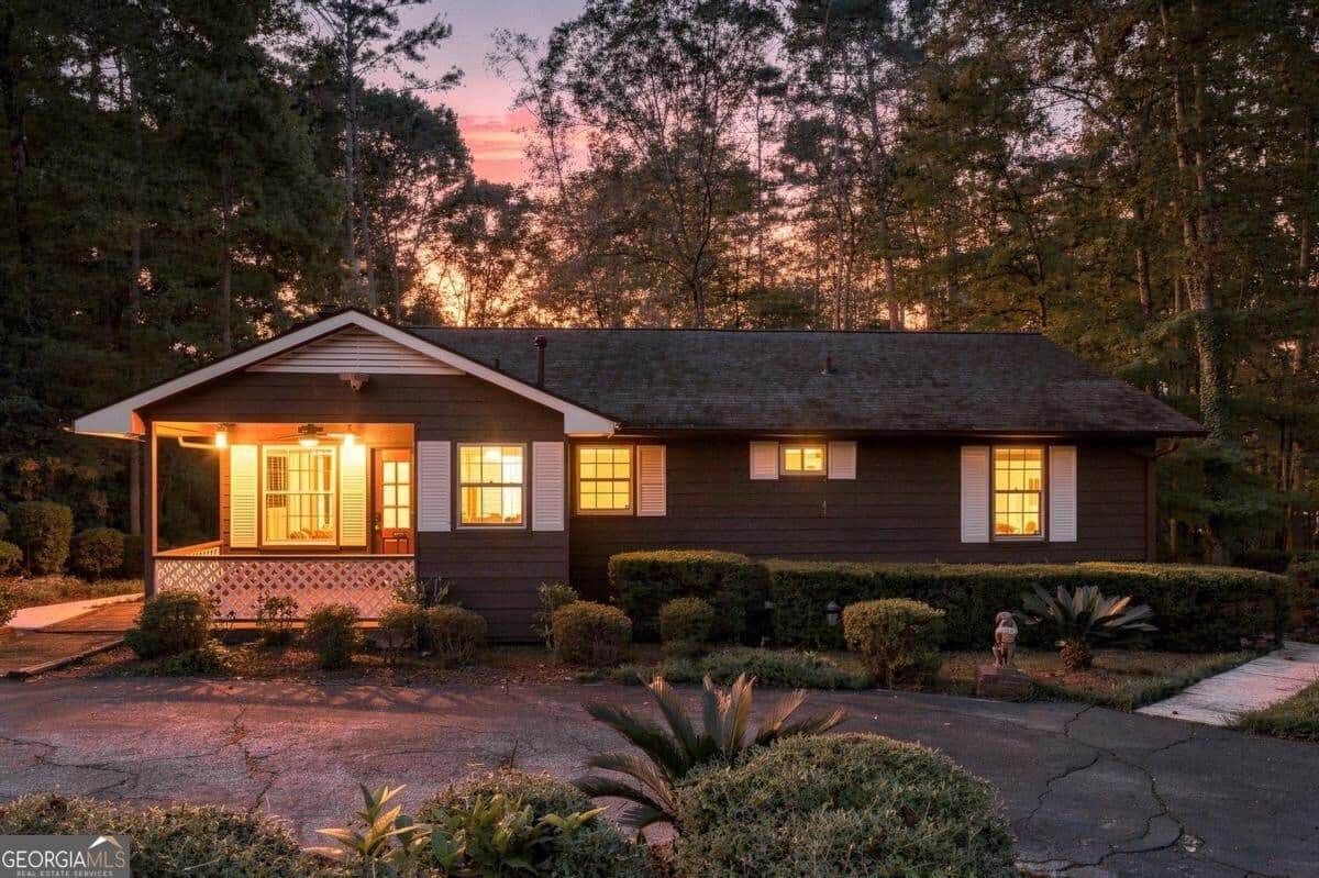 3 bedroom, 1 bathroom, 1,365 sq ft single family residence for sale at 35 Point North Drive, Hogansville, GA 30230