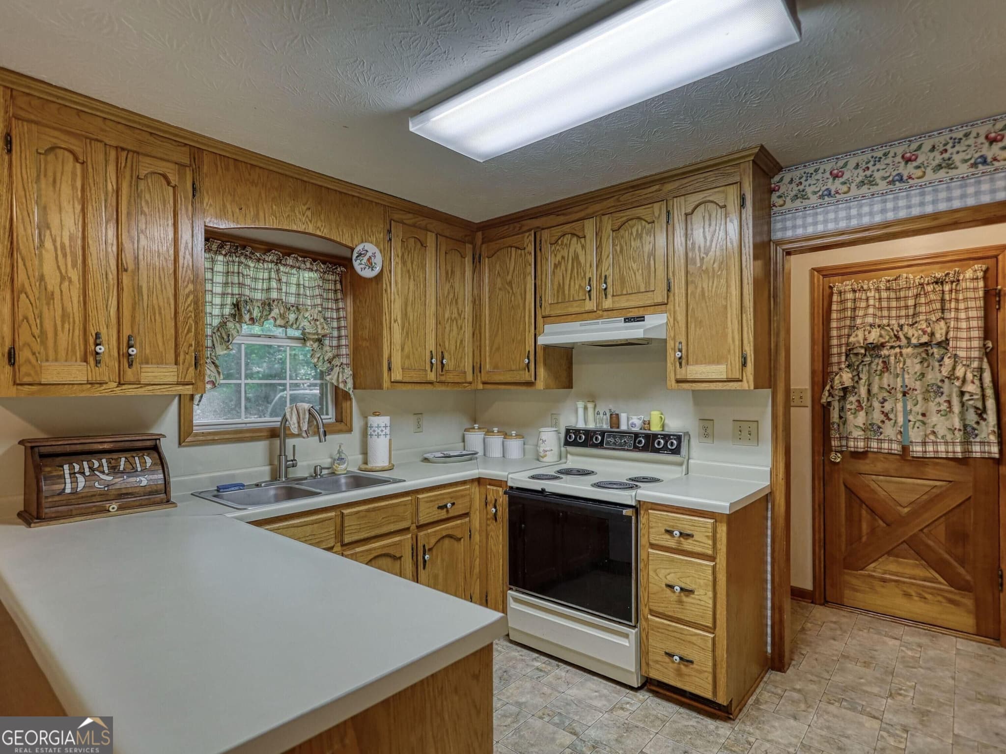 3 bedroom, 2.5 bathroom, 1,392 sq ft single family residence for sale at 920 Alfred Lane, Newborn, GA 30056 — photo 8