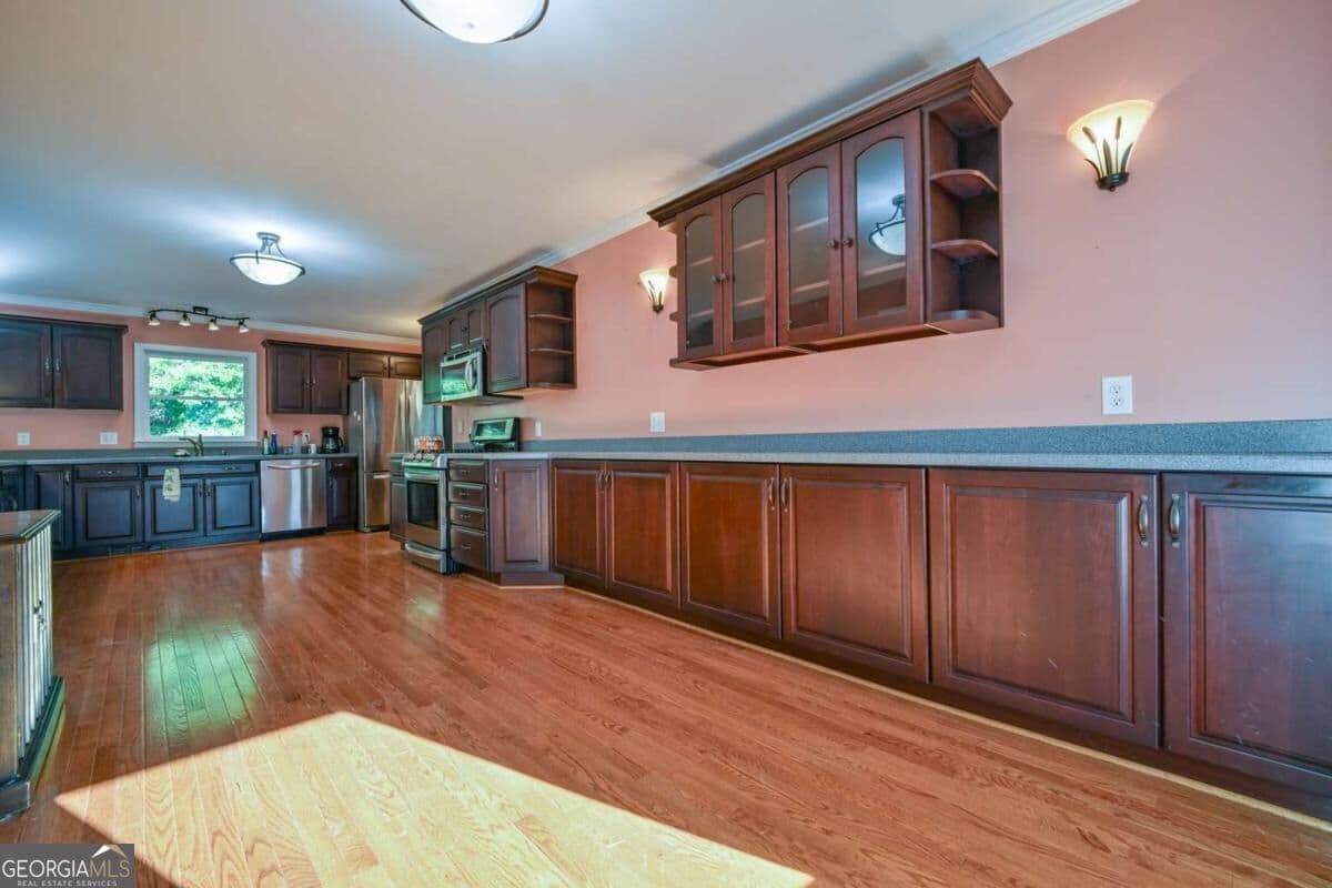 3 bedroom, 2 bathroom, 2,076 sq ft single family residence for sale at 281 Hunnicutt Drive, Athens, GA 30606 — photo 6