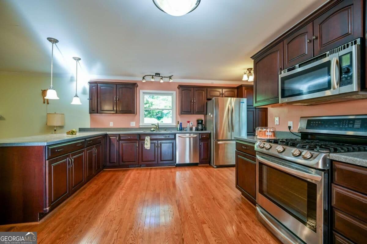3 bedroom, 2 bathroom, 2,076 sq ft single family residence for sale at 281 Hunnicutt Drive, Athens, GA 30606 — photo 7
