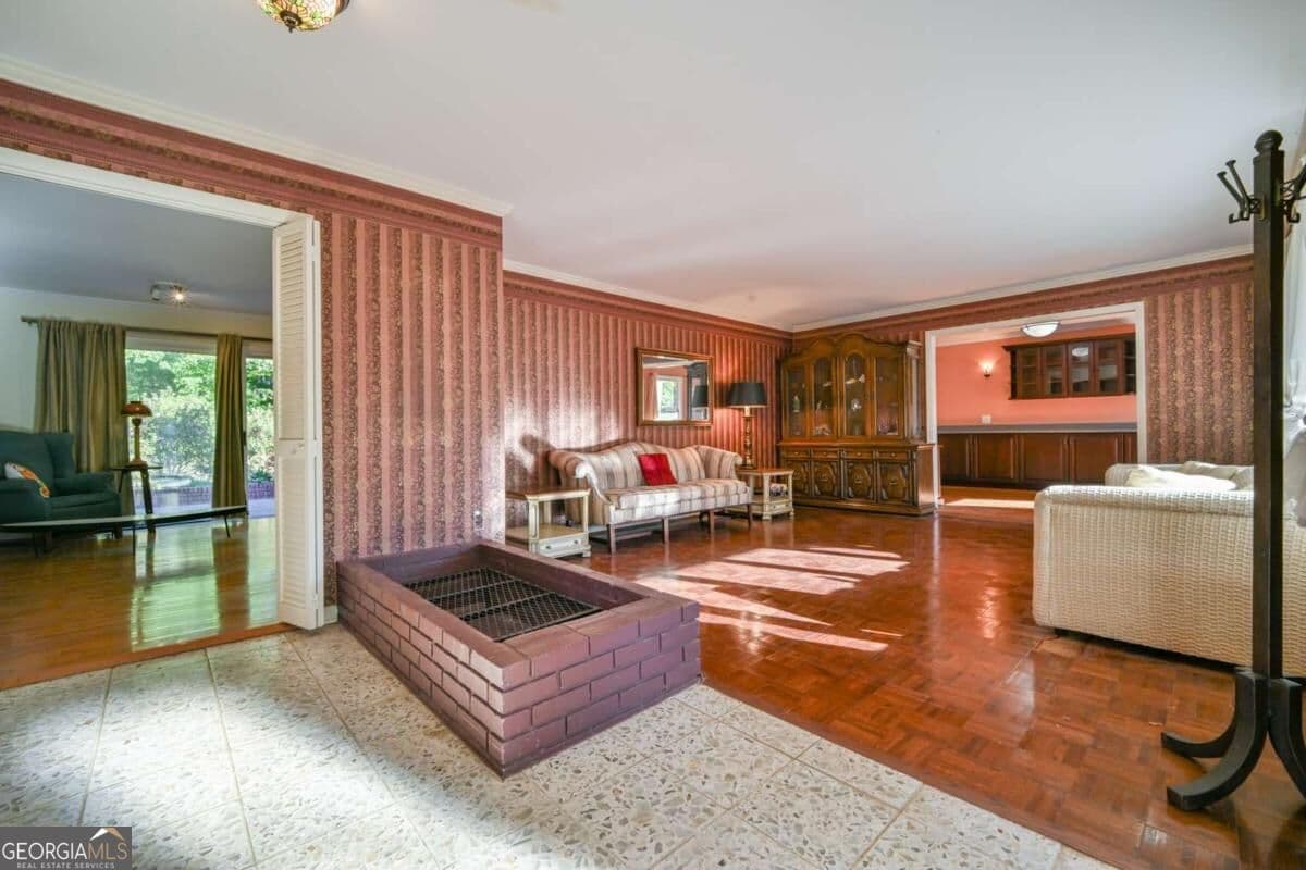 3 bedroom, 2 bathroom, 2,076 sq ft single family residence for sale at 281 Hunnicutt Drive, Athens, GA 30606 — photo 3
