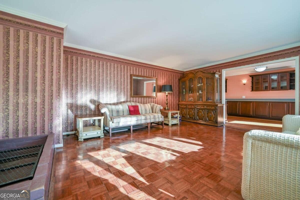 3 bedroom, 2 bathroom, 2,076 sq ft single family residence for sale at 281 Hunnicutt Drive, Athens, GA 30606 — photo 4