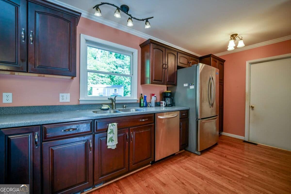 3 bedroom, 2 bathroom, 2,076 sq ft single family residence for sale at 281 Hunnicutt Drive, Athens, GA 30606 — photo 8