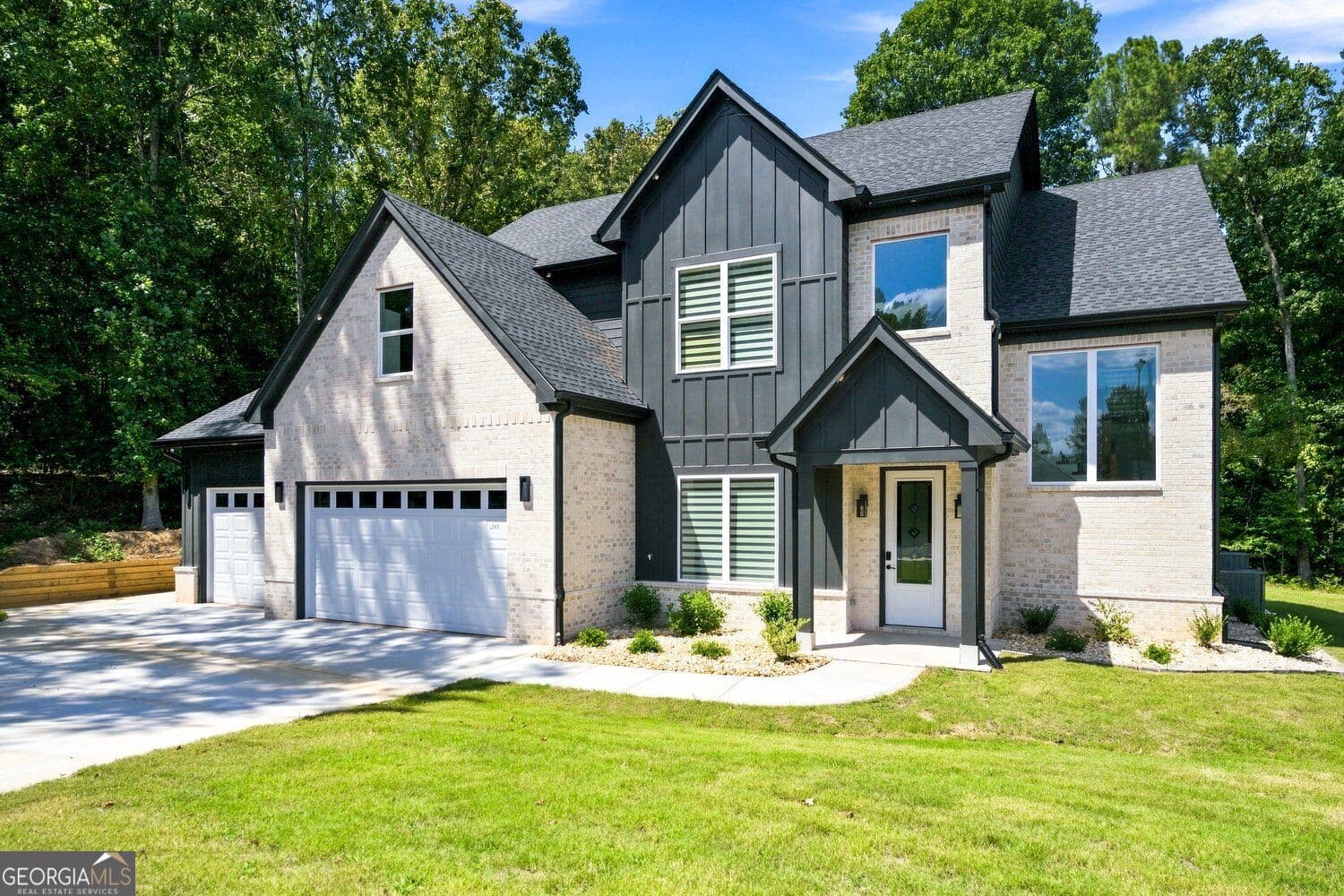 4 bedroom, 3.5 bathroom, 3,350 sq ft single family residence for sale at 2545 Aniki Bee Drive, Monroe, GA 30656 — photo 2