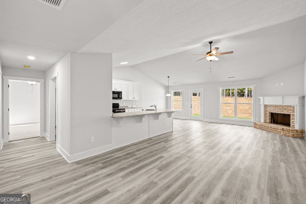 4 bedroom, 2.5 bathroom, 2,200 sq ft single family residence for sale at 638 Seed Cleaner Road 12, Hartwell, GA 30643 — photo 7