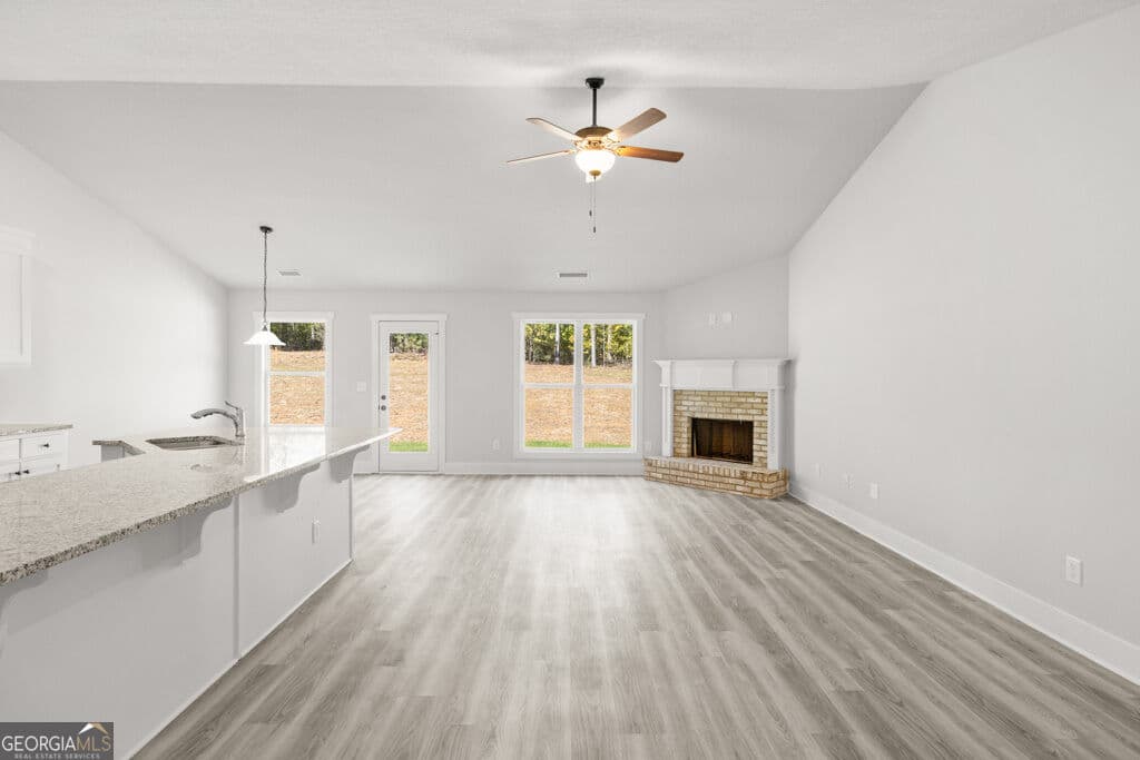 4 bedroom, 2.5 bathroom, 2,200 sq ft single family residence for sale at 638 Seed Cleaner Road 12, Hartwell, GA 30643 — photo 9