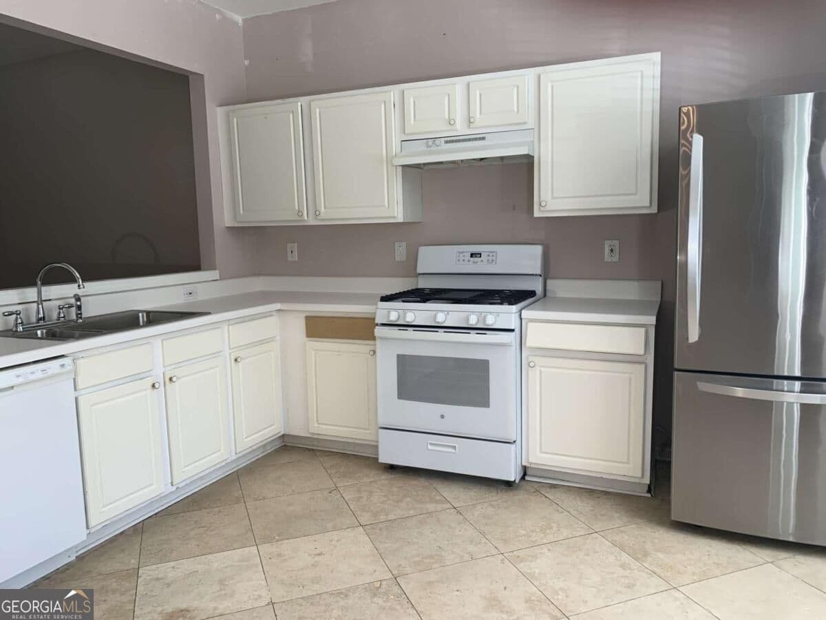 2 bedroom, 2.5 bathroom, 1,218 sq ft townhouse for sale at 4645 Valais Court 51, Johns Creek, GA 30022 — photo 3