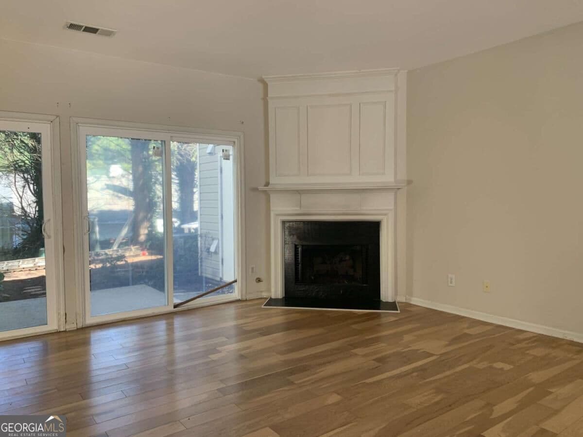 2 bedroom, 2.5 bathroom, 1,218 sq ft townhouse for sale at 4645 Valais Court 51, Johns Creek, GA 30022 — photo 5