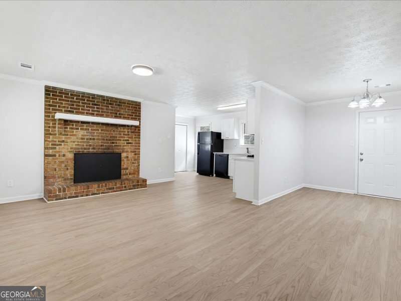 3 bedroom, 2 bathroom, 1,162 sq ft single family residence for sale at 3072 Palomino Drive, Powder Springs, GA 30127 — photo 6