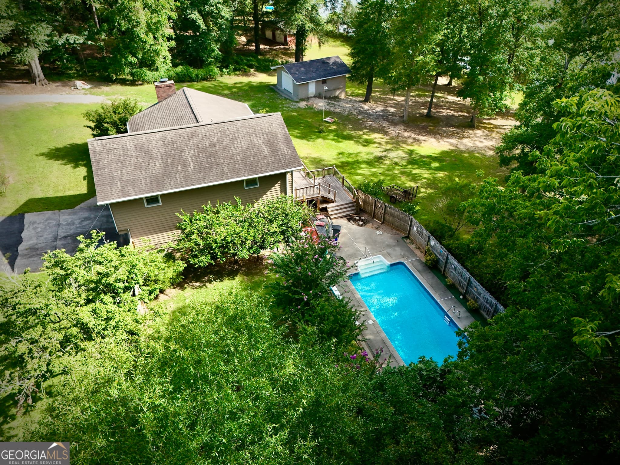 3 bedroom, 2.5 bathroom, 1,920 sq ft single family residence under contract at 840 Tanglewood Drive, Dublin, GA 31021 — photo 3