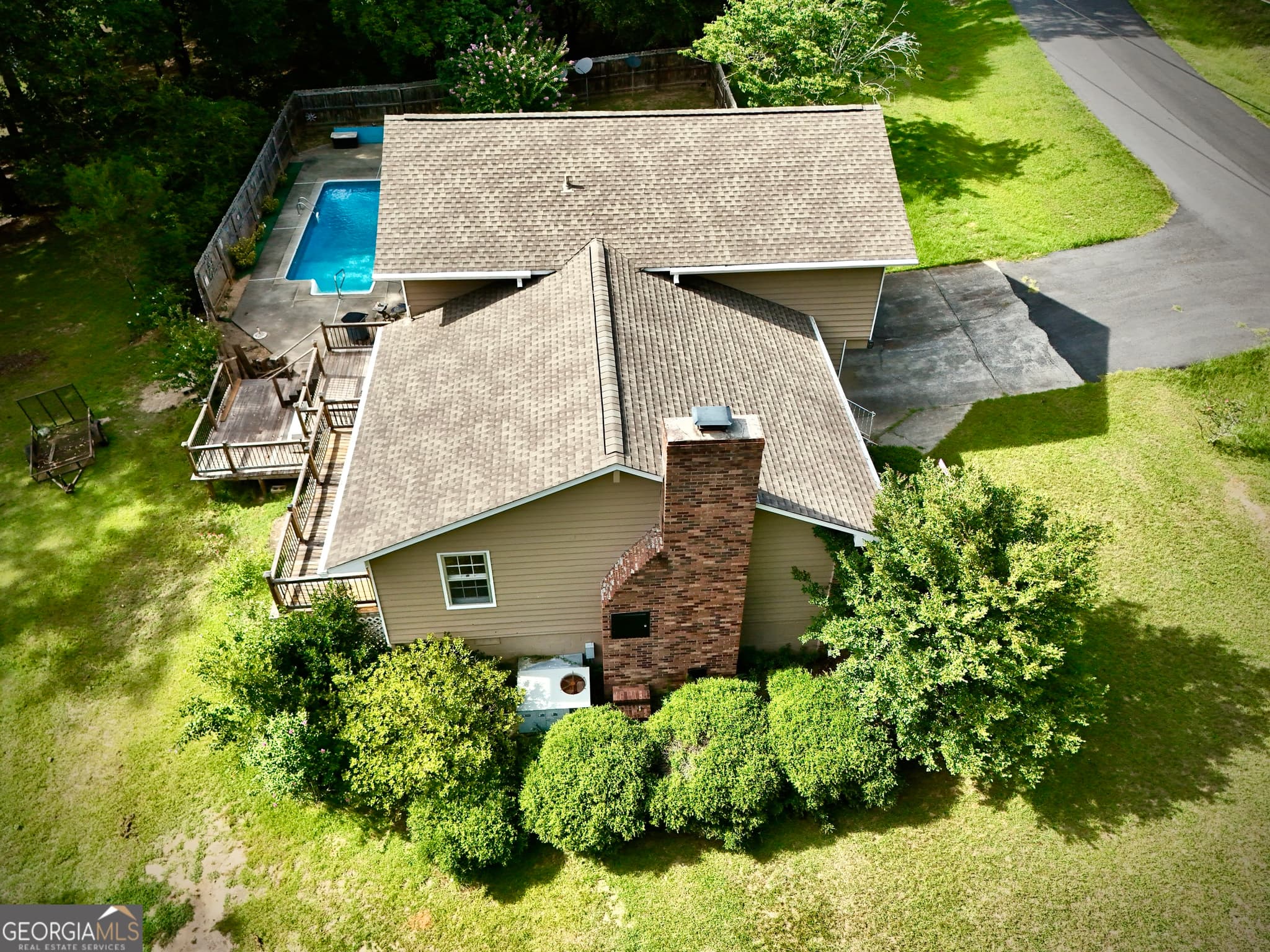 3 bedroom, 2.5 bathroom, 1,920 sq ft single family residence under contract at 840 Tanglewood Drive, Dublin, GA 31021 — photo 4