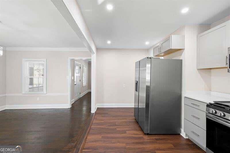 2 bedroom, 1 bathroom, 980 sq ft single family residence for sale at 2506 Maple Street, East Point, GA 30344 — photo 6