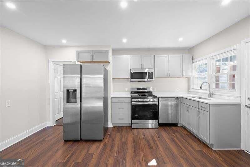 2 bedroom, 1 bathroom, 980 sq ft single family residence for sale at 2506 Maple Street, East Point, GA 30344 — photo 7