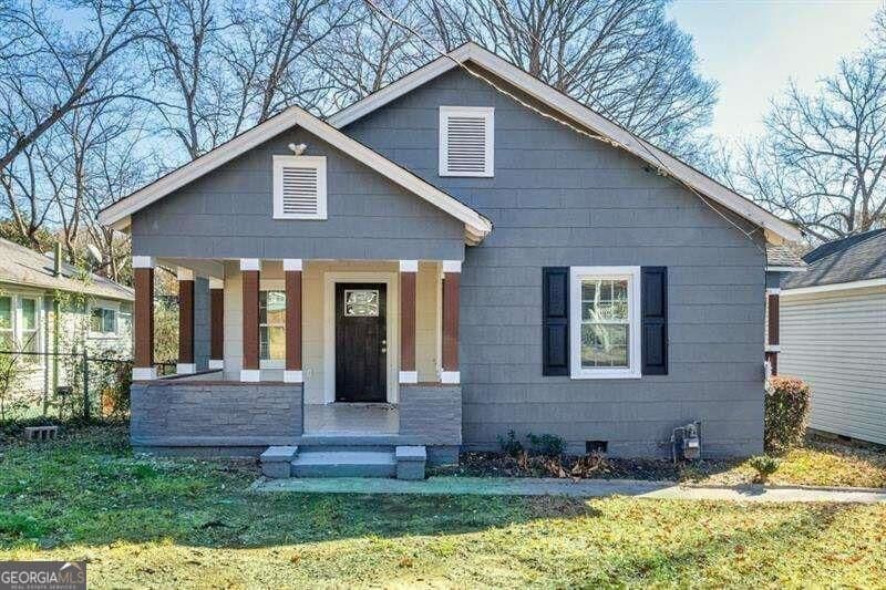 2 bedroom, 1 bathroom, 980 sq ft single family residence for sale at 2506 Maple Street, East Point, GA 30344