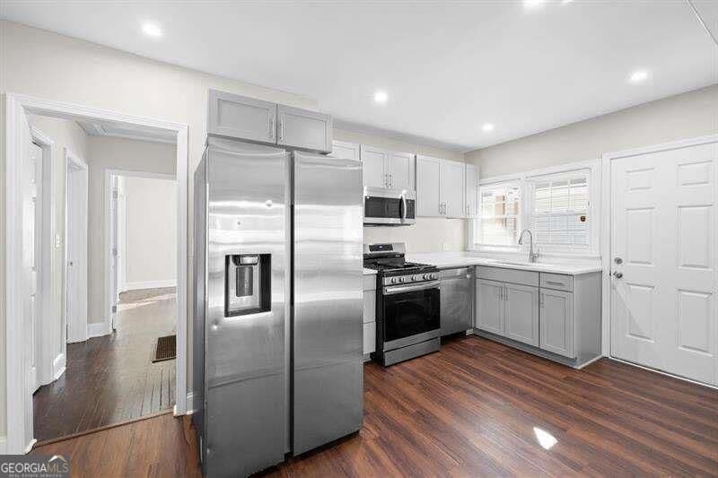 2 bedroom, 1 bathroom, 980 sq ft single family residence for sale at 2506 Maple Street, East Point, GA 30344 — photo 8