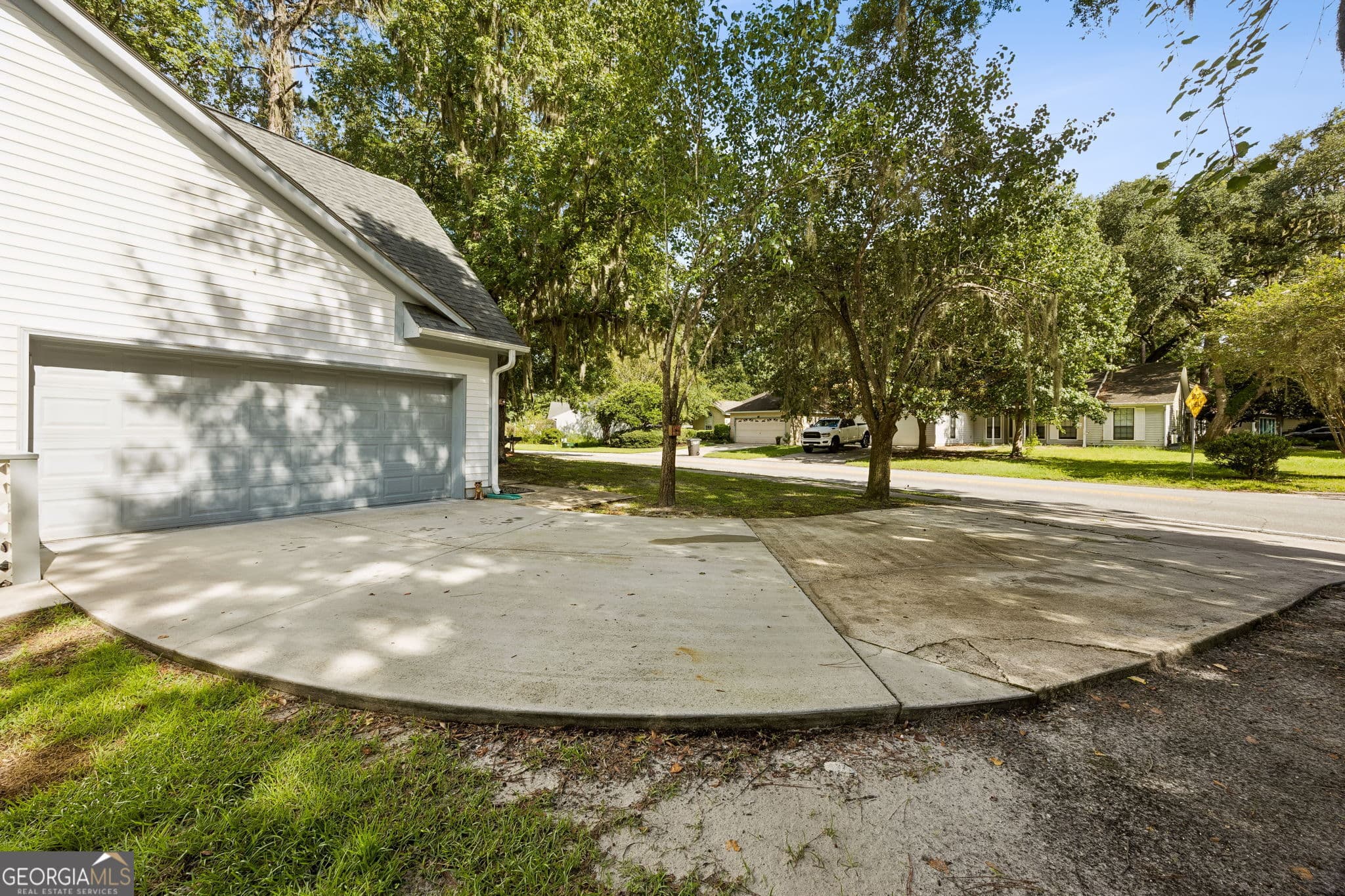 3 bedroom, 2 bathroom, 1,887 sq ft single family residence for sale at 201 McIntosh Drive, St. Marys, GA 31558 — photo 5