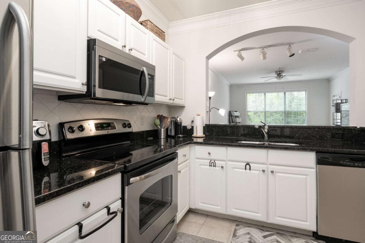 1 bedroom, 1 bathroom, 864 sq ft condominium for sale at 1128 Westchester Ridge, Brookhaven, GA 30329 — photo 7