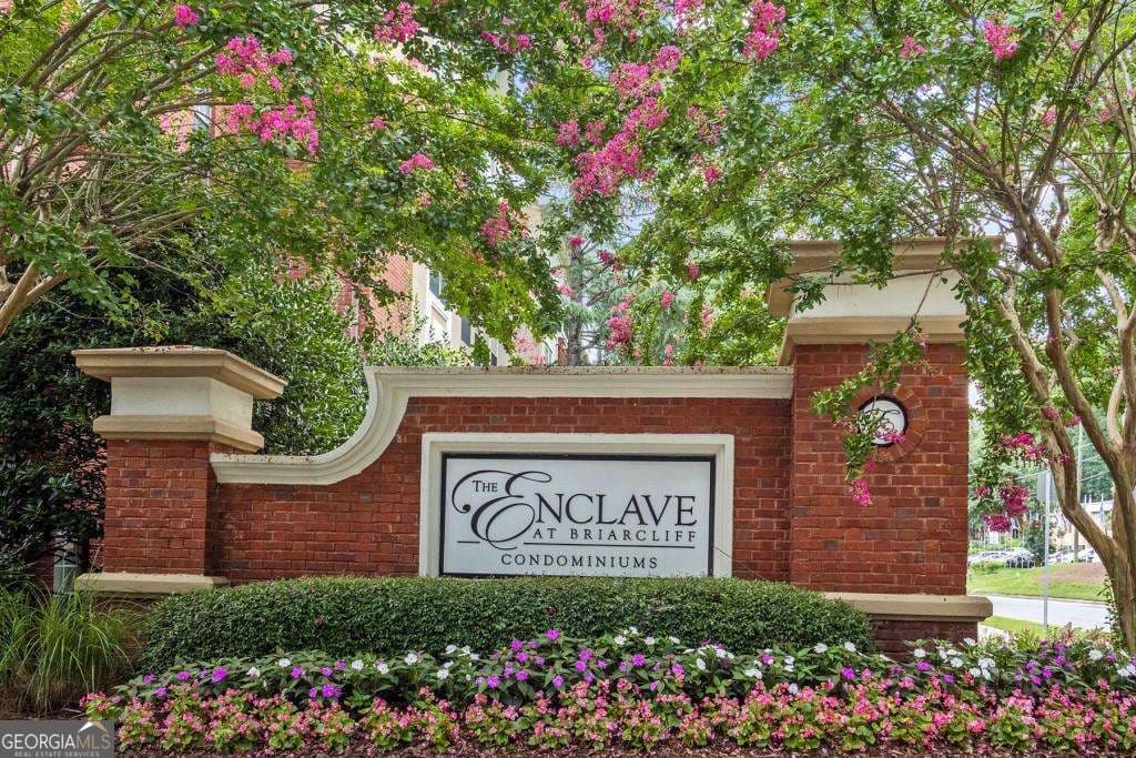 1 bedroom, 1 bathroom, 864 sq ft condominium for sale at 1128 Westchester Ridge, Brookhaven, GA 30329