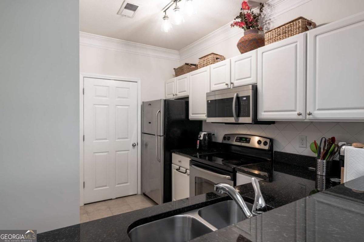 1 bedroom, 1 bathroom, 864 sq ft condominium for sale at 1128 Westchester Ridge, Brookhaven, GA 30329 — photo 8