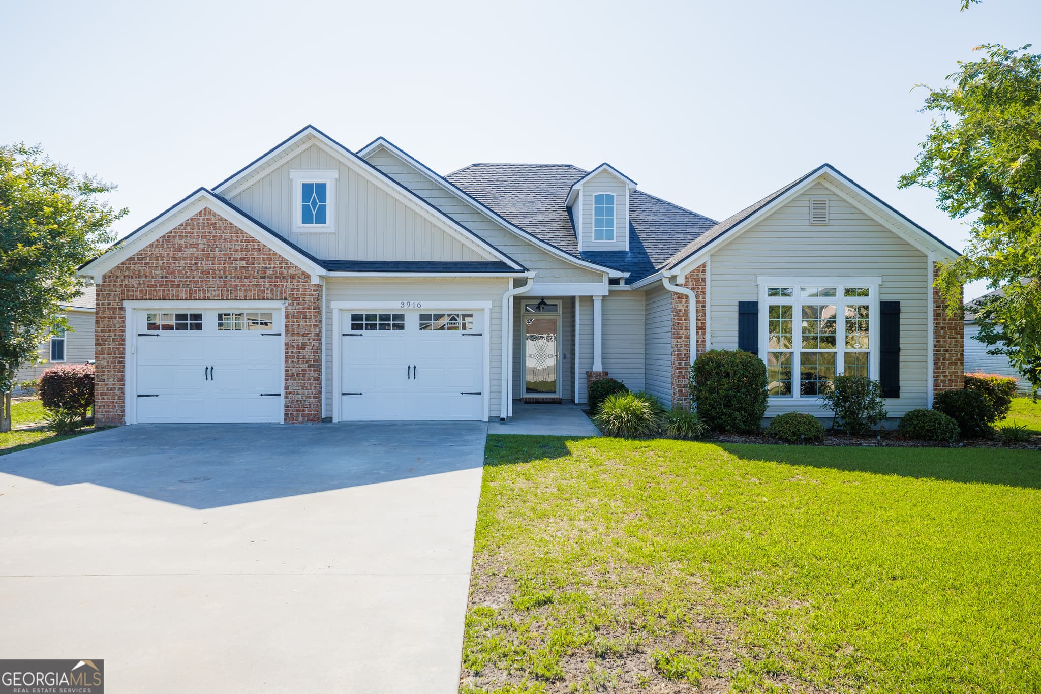 4 bedroom, 4 bathroom, 2,267 sq ft single family residence for sale at 3916 Valiant Court, Valdosta, GA 31605