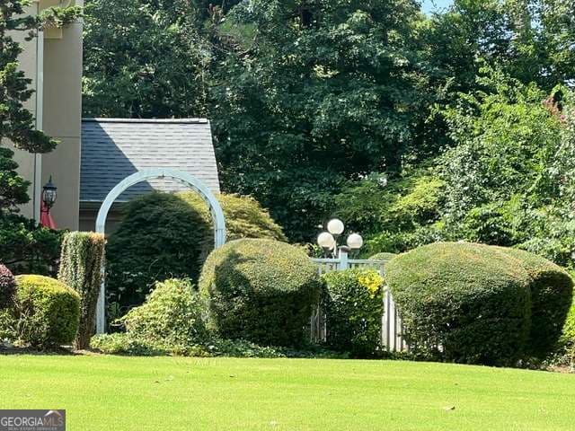 4 bedroom, 3.5 bathroom, 3,323 sq ft single family residence for sale at 12080 Magnolia Crescent Drive, Roswell, GA 30075 — photo 4