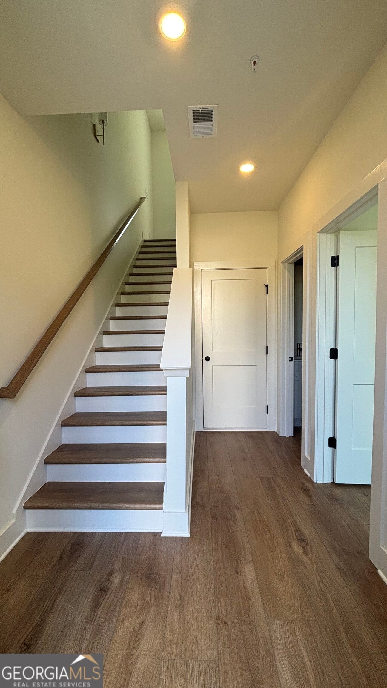 3 bedroom, 3 bathroom townhouse for rent at 2672 Mackintosh Court, Brookhaven, GA 30319 for $4,000 a month — photo 2