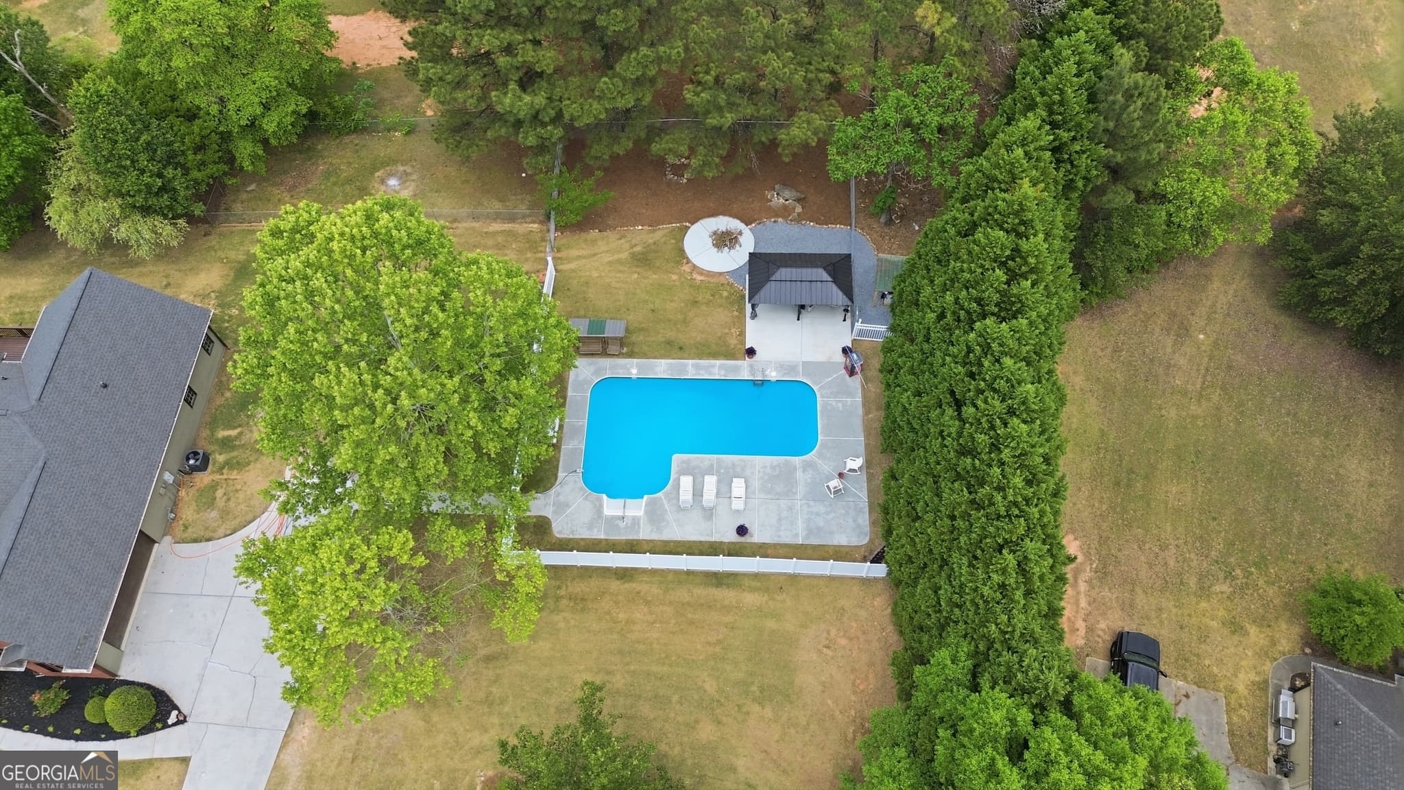 3 bedroom, 4 bathroom, 3,460 sq ft single family residence for sale at 2015 Wood Valley Drive, Loganville, GA 30052 — photo 3