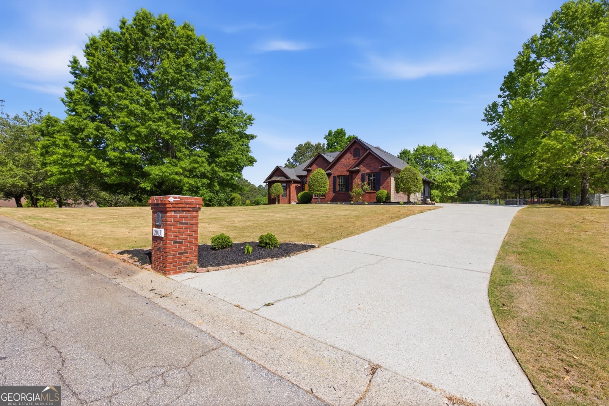 3 bedroom, 4 bathroom, 3,460 sq ft single family residence for sale at 2015 Wood Valley Drive, Loganville, GA 30052 — photo 9