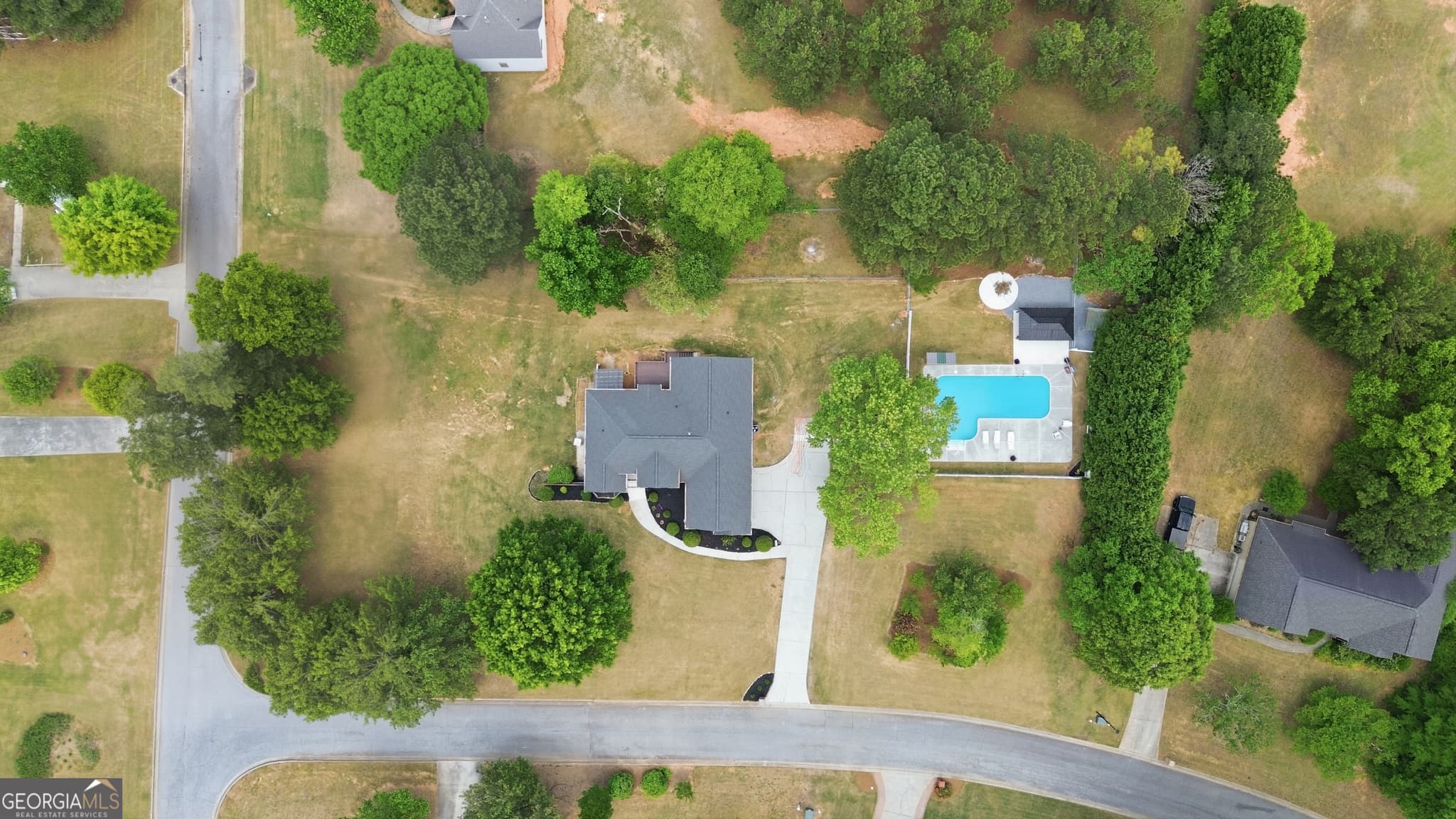 3 bedroom, 4 bathroom, 3,460 sq ft single family residence for sale at 2015 Wood Valley Drive, Loganville, GA 30052 — photo 4
