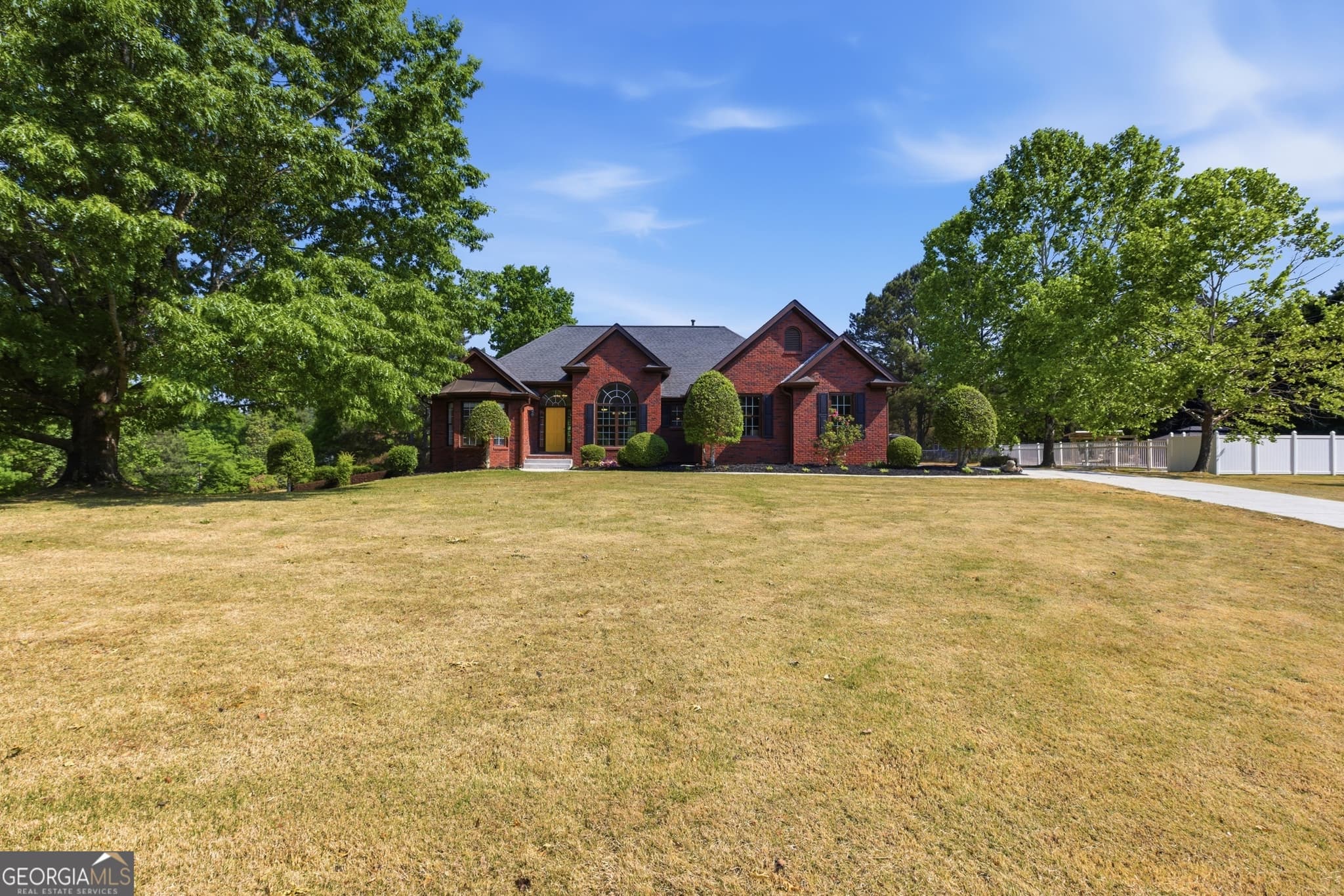 3 bedroom, 4 bathroom, 3,460 sq ft single family residence for sale at 2015 Wood Valley Drive, Loganville, GA 30052 — photo 8