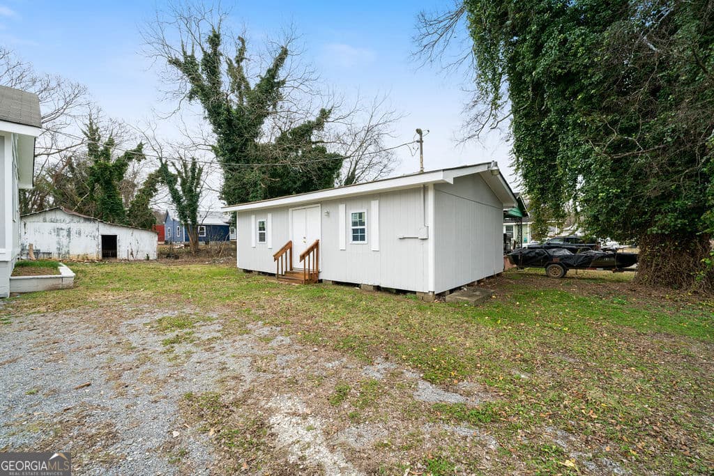 3 bedroom, 1 bathroom, 1,307 sq ft single family residence for sale at 34 E 16th Street, Rome, GA 30161 — photo 6