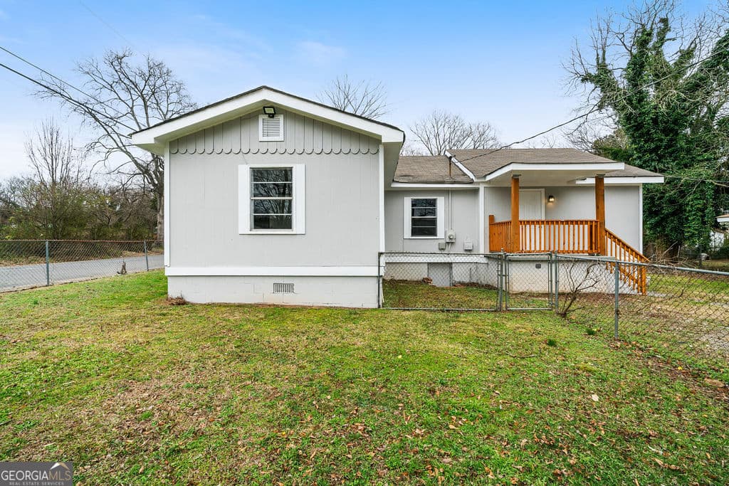 3 bedroom, 1 bathroom, 1,307 sq ft single family residence for sale at 34 E 16th Street, Rome, GA 30161 — photo 4
